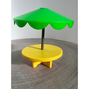 Fisher-Price Original Little People #997 Family Village- Round Table W/ Umbrella